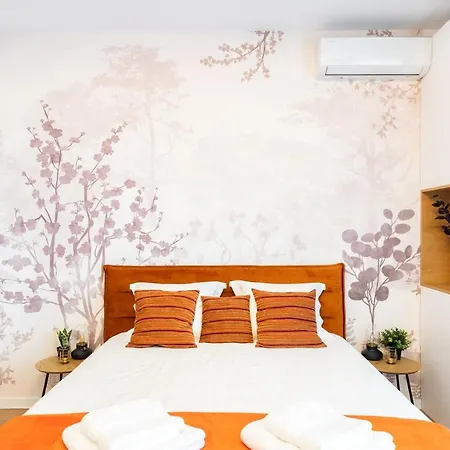 Glamour 8 * Bükreş