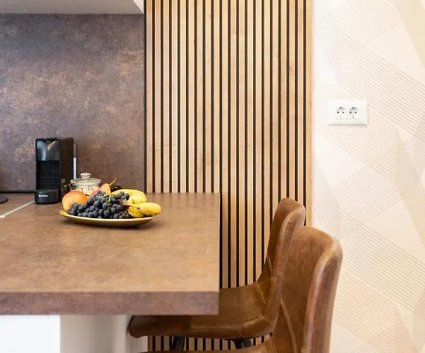 Glamour 8 Bukurešť